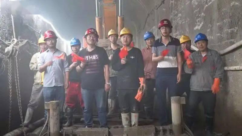 “王大爷要拐杖，孙阿姨需要一台收音机，林阿姨想要法兰绒毯子……”他们的心愿都得到满足了！